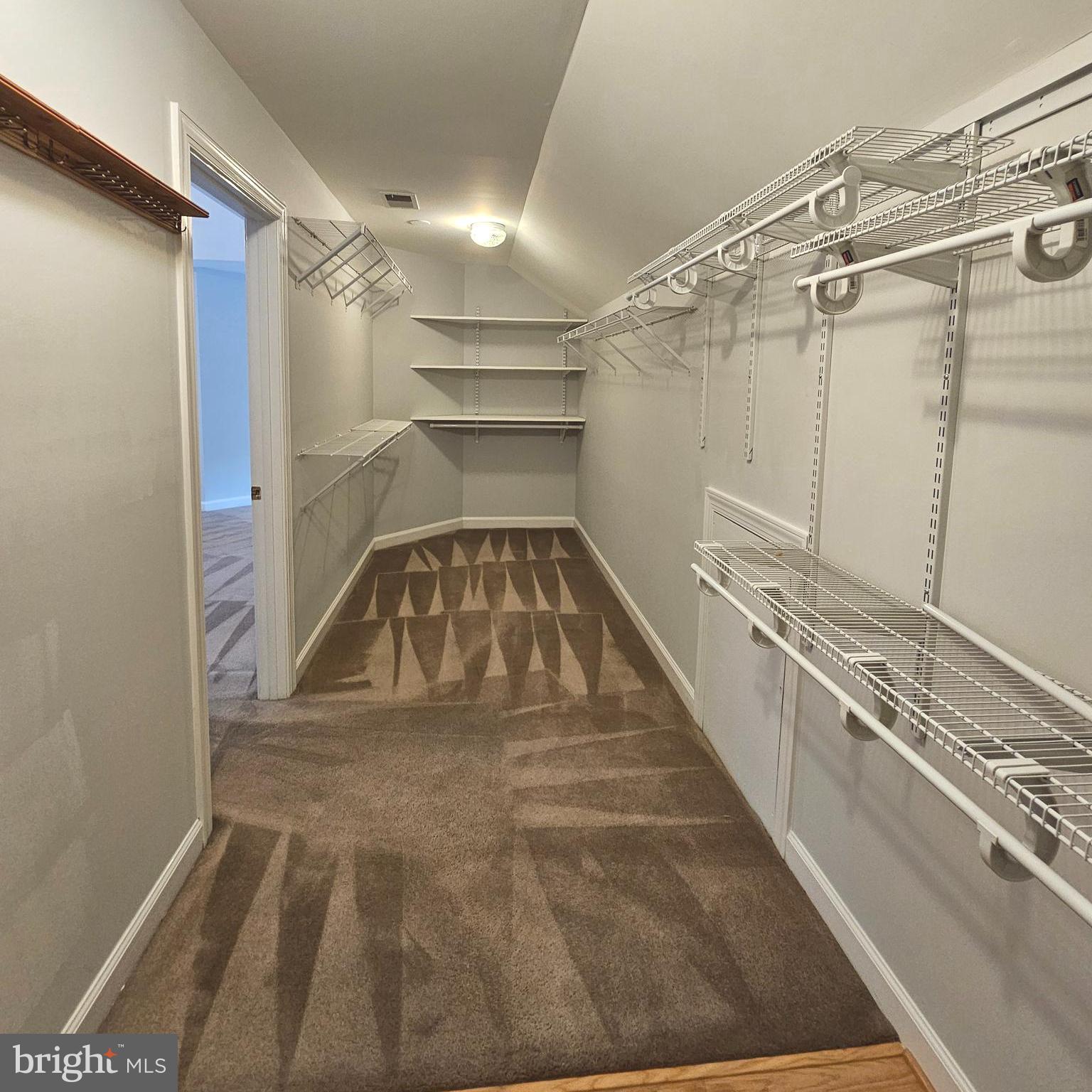 HAMPTON WOODS - Residential