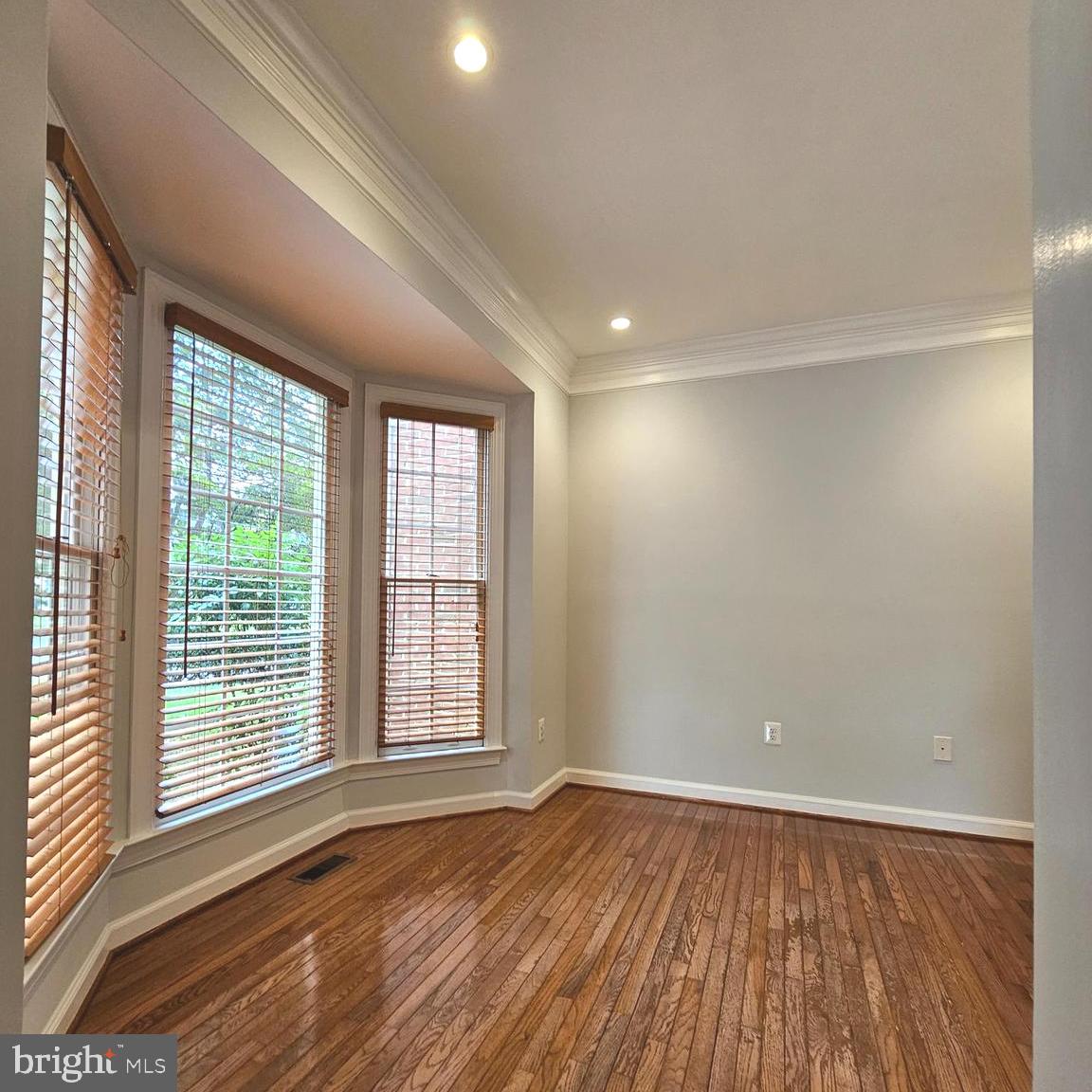 5267 TRACTOR LANE