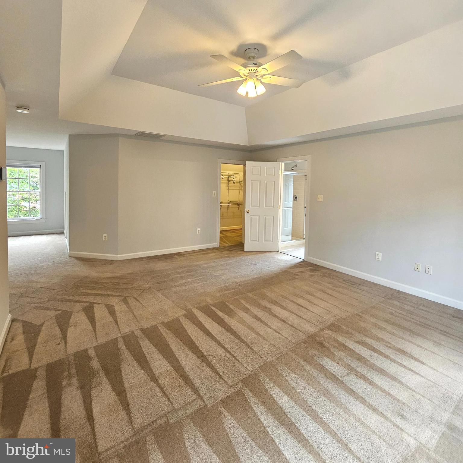 HAMPTON WOODS - Residential