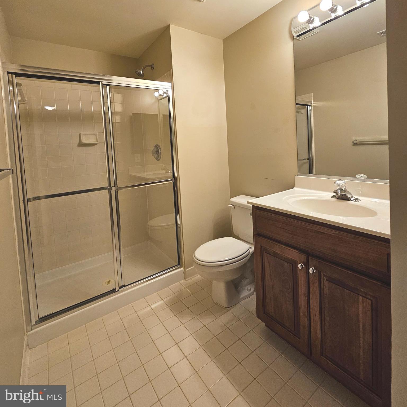 HAMPTON WOODS - Residential