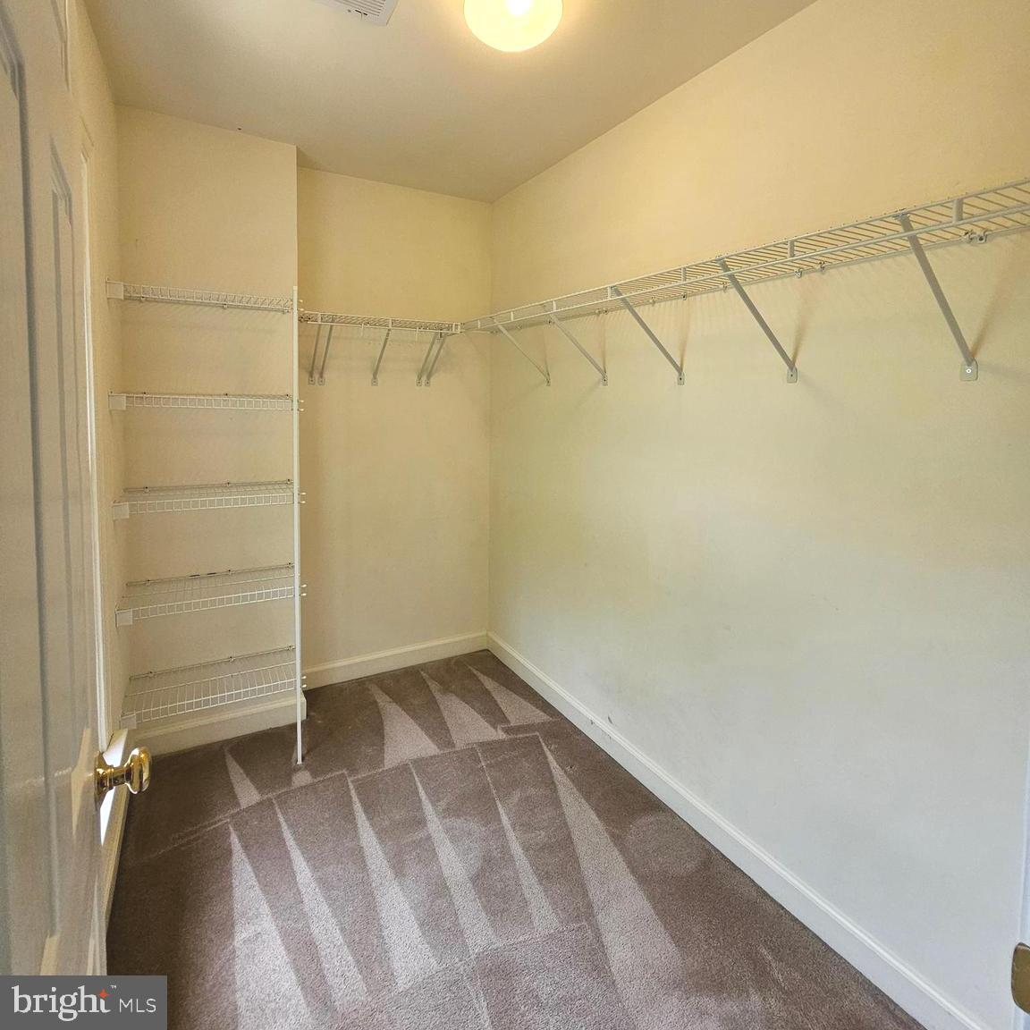 HAMPTON WOODS - Residential