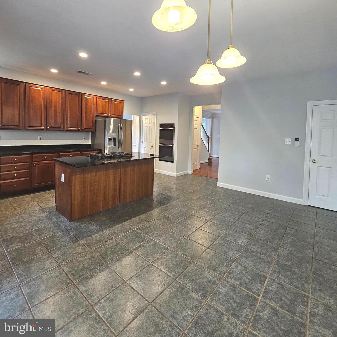 HAMPTON WOODS - Residential