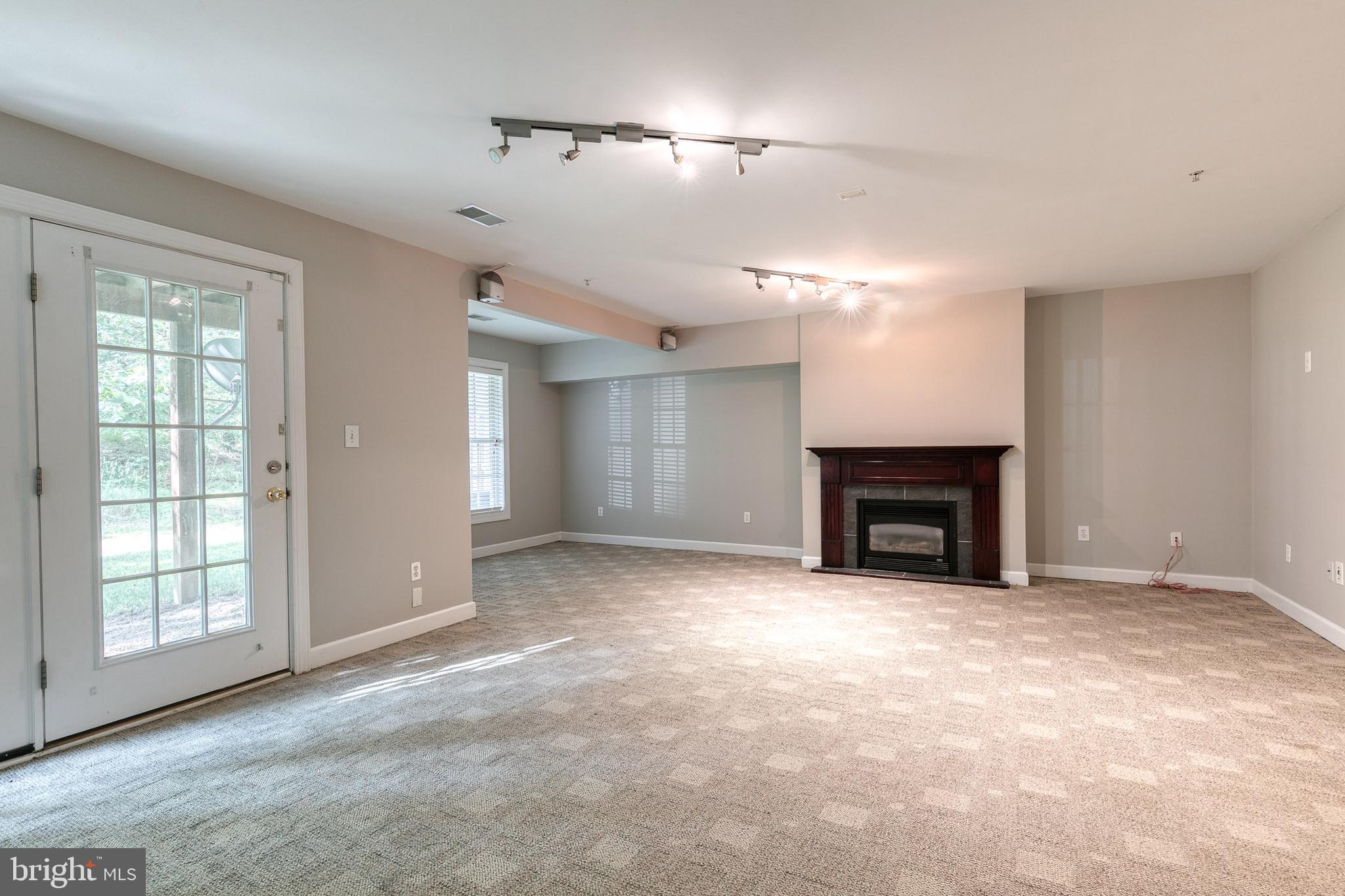 WAVERLY WOODS - Residential Lease