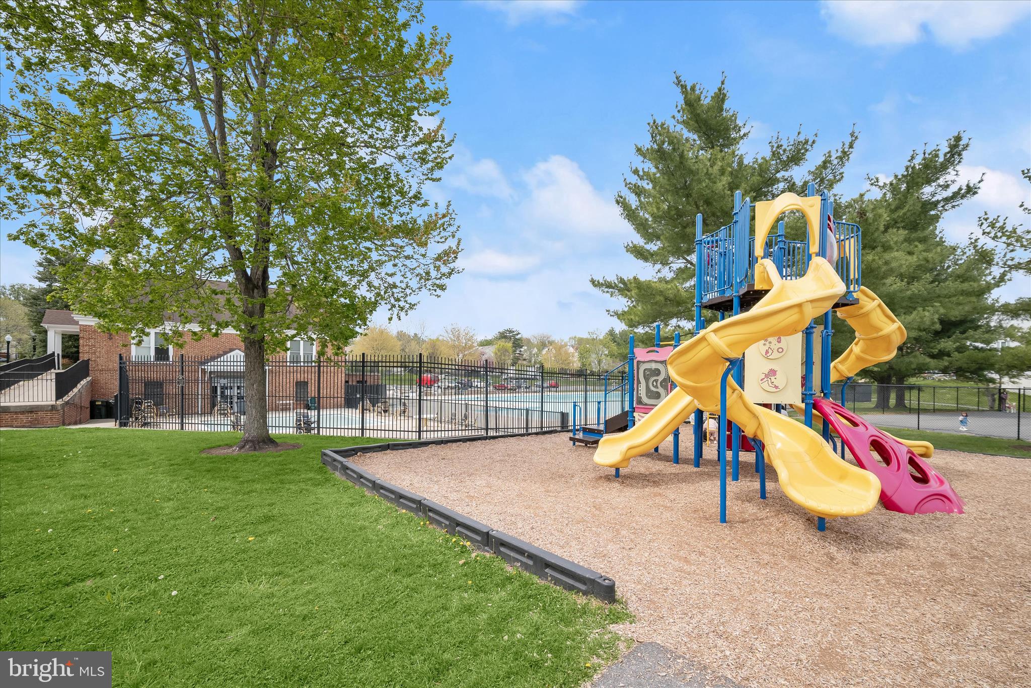 LONGMEAD CROSSING - Residential