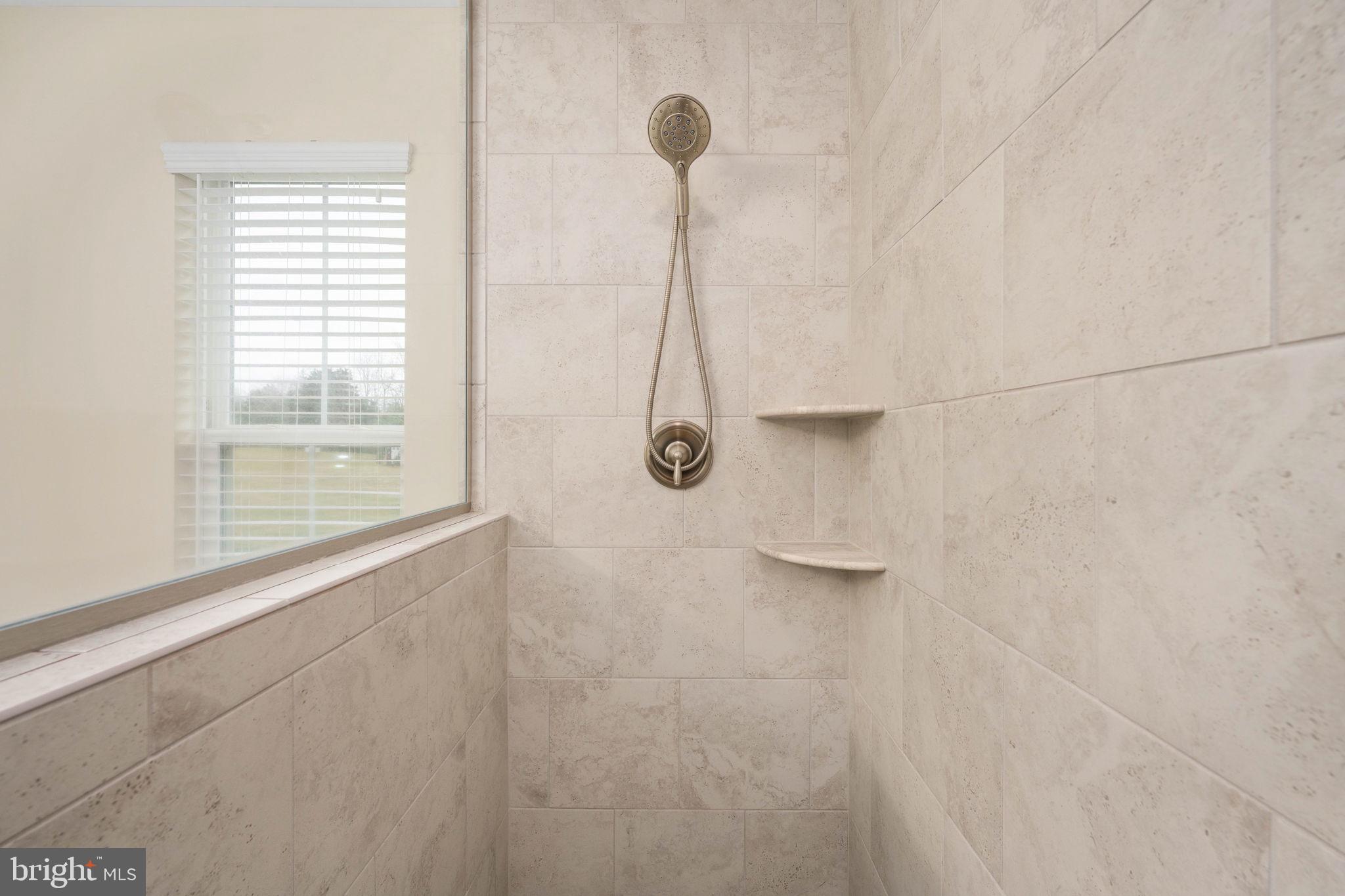 SADDLE RIDGE - Residential