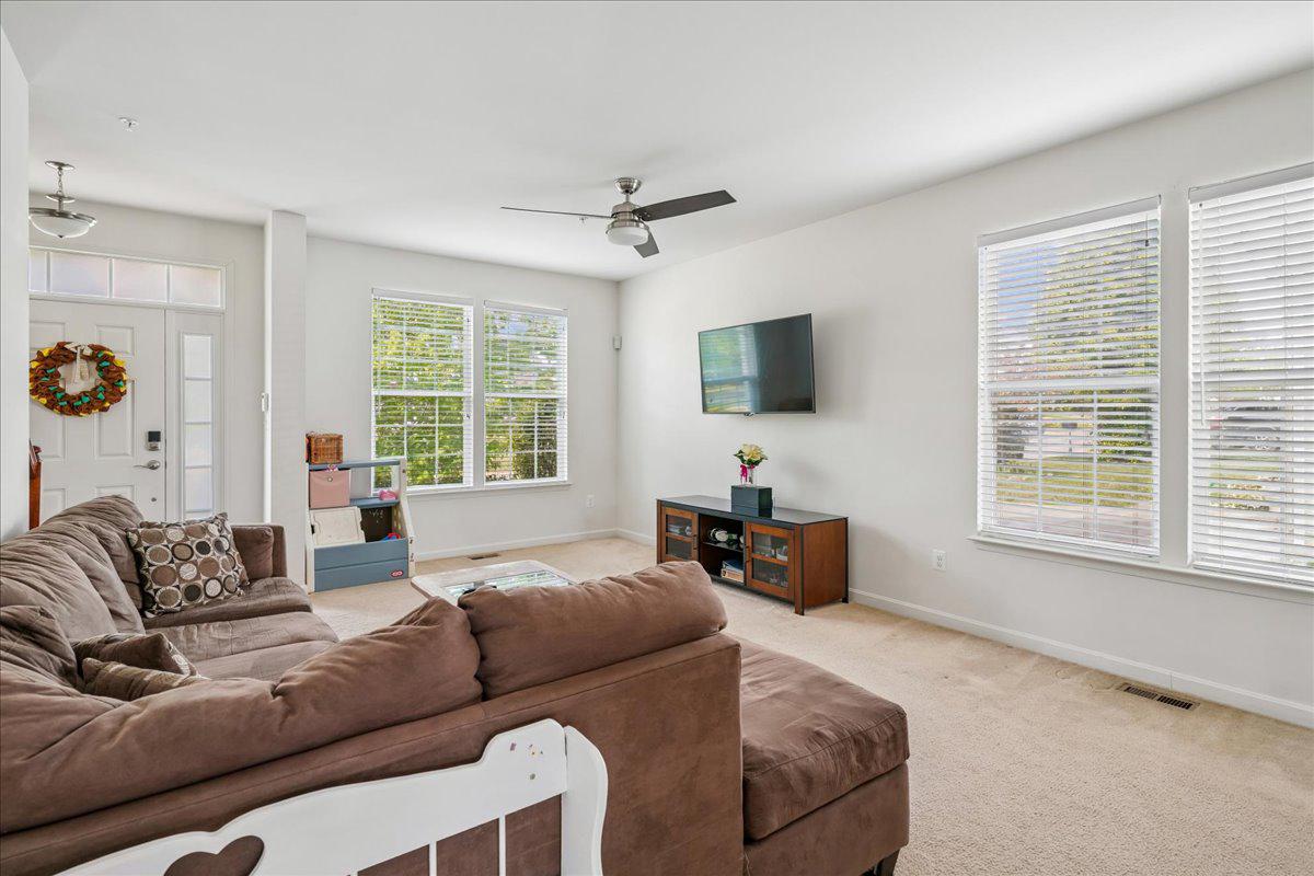 CLEMENTS POINTE - Residential