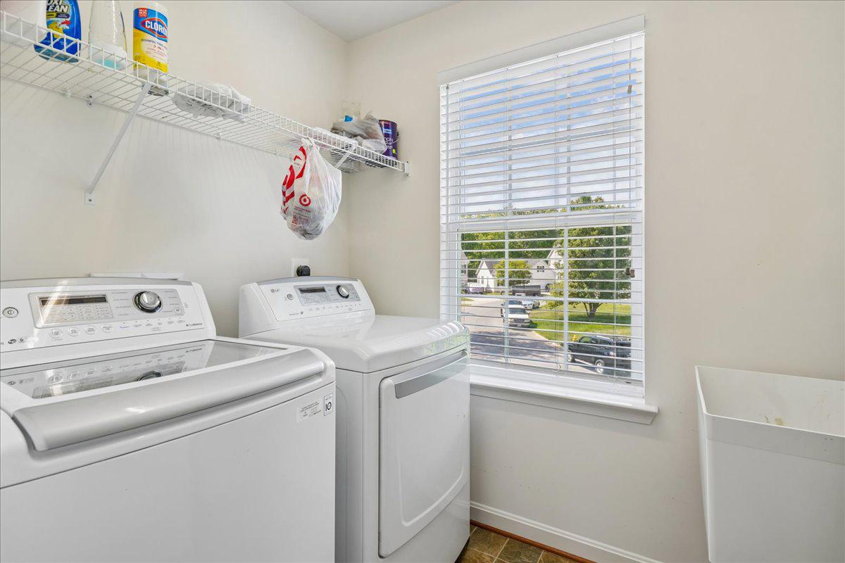 CLEMENTS POINTE - Residential