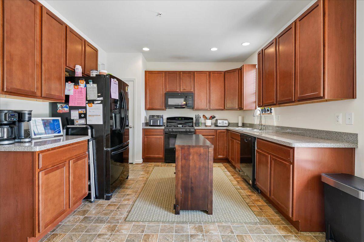 CLEMENTS POINTE - Residential