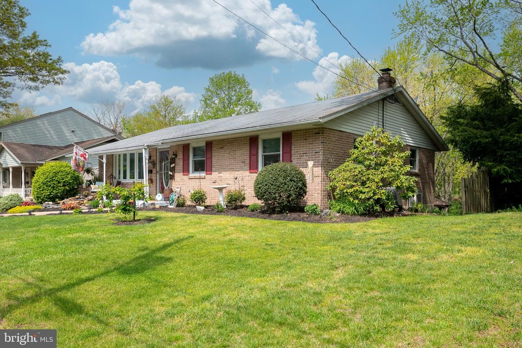 Photo of 535 MULBERRY ST, ELIZABETHTOWN, PA 17022 (MLS # PALA2034118)
