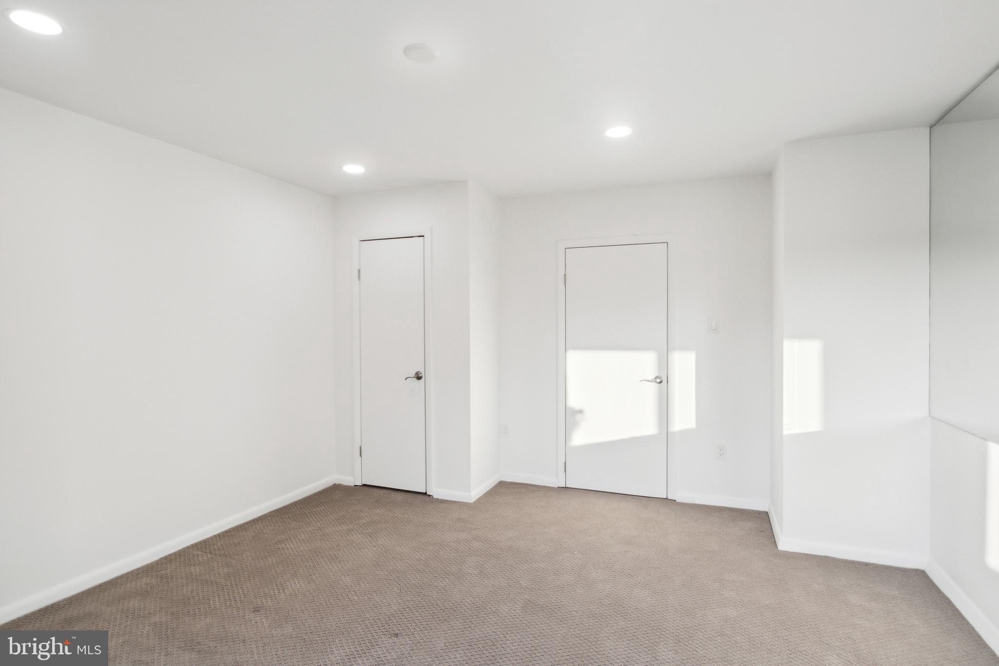 SEVEN MILE - Residential