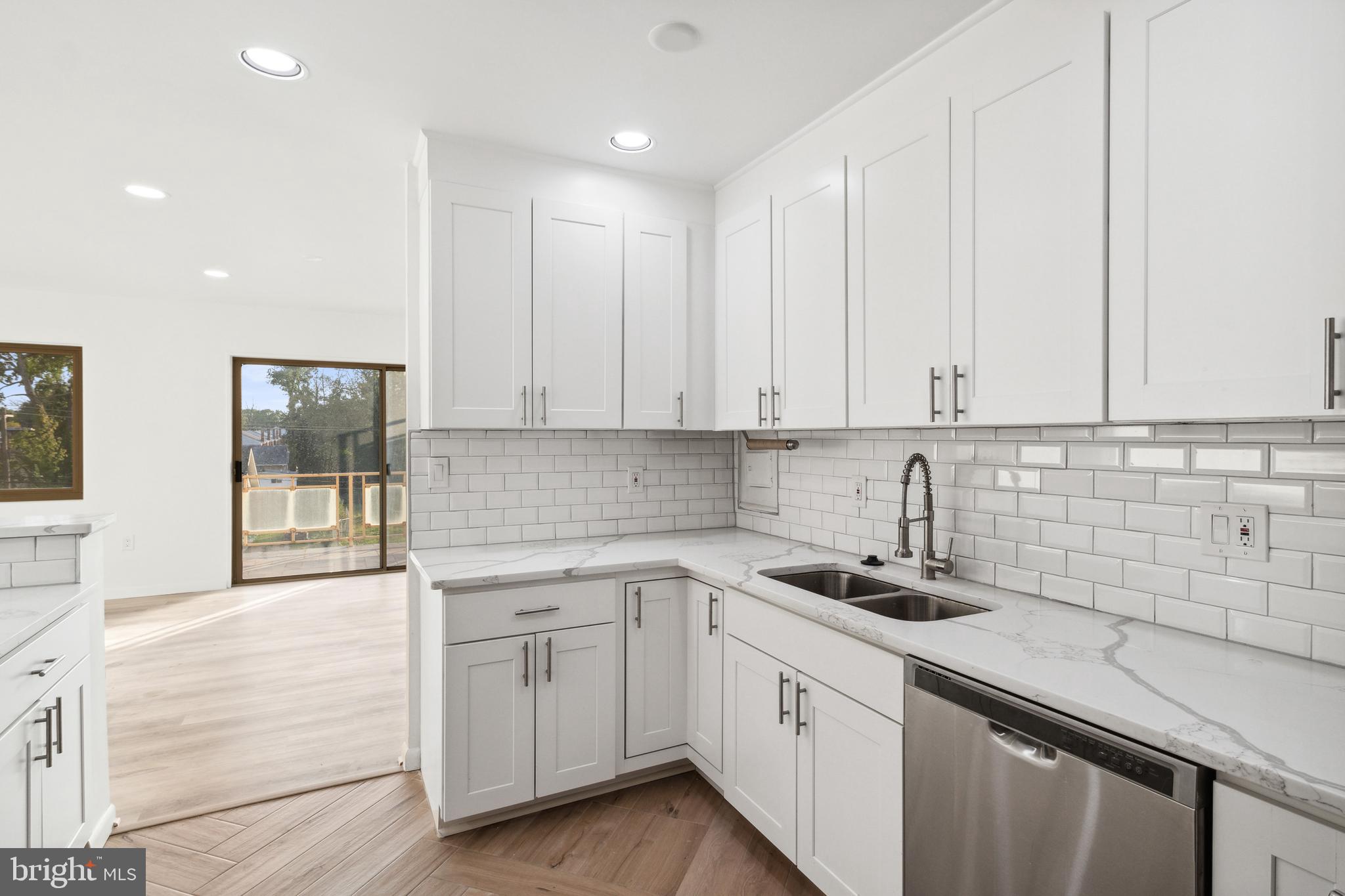 SEVEN MILE - Residential