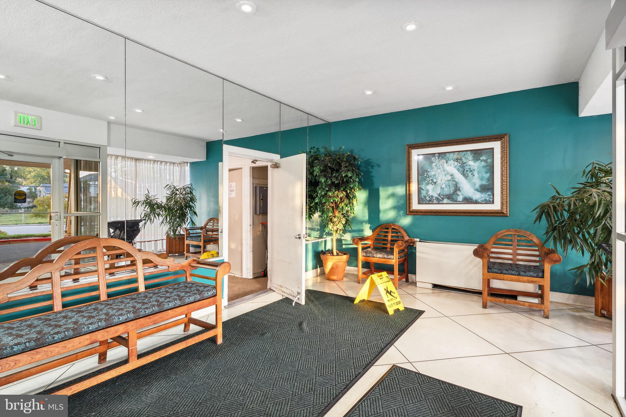 SEVEN MILE - Residential