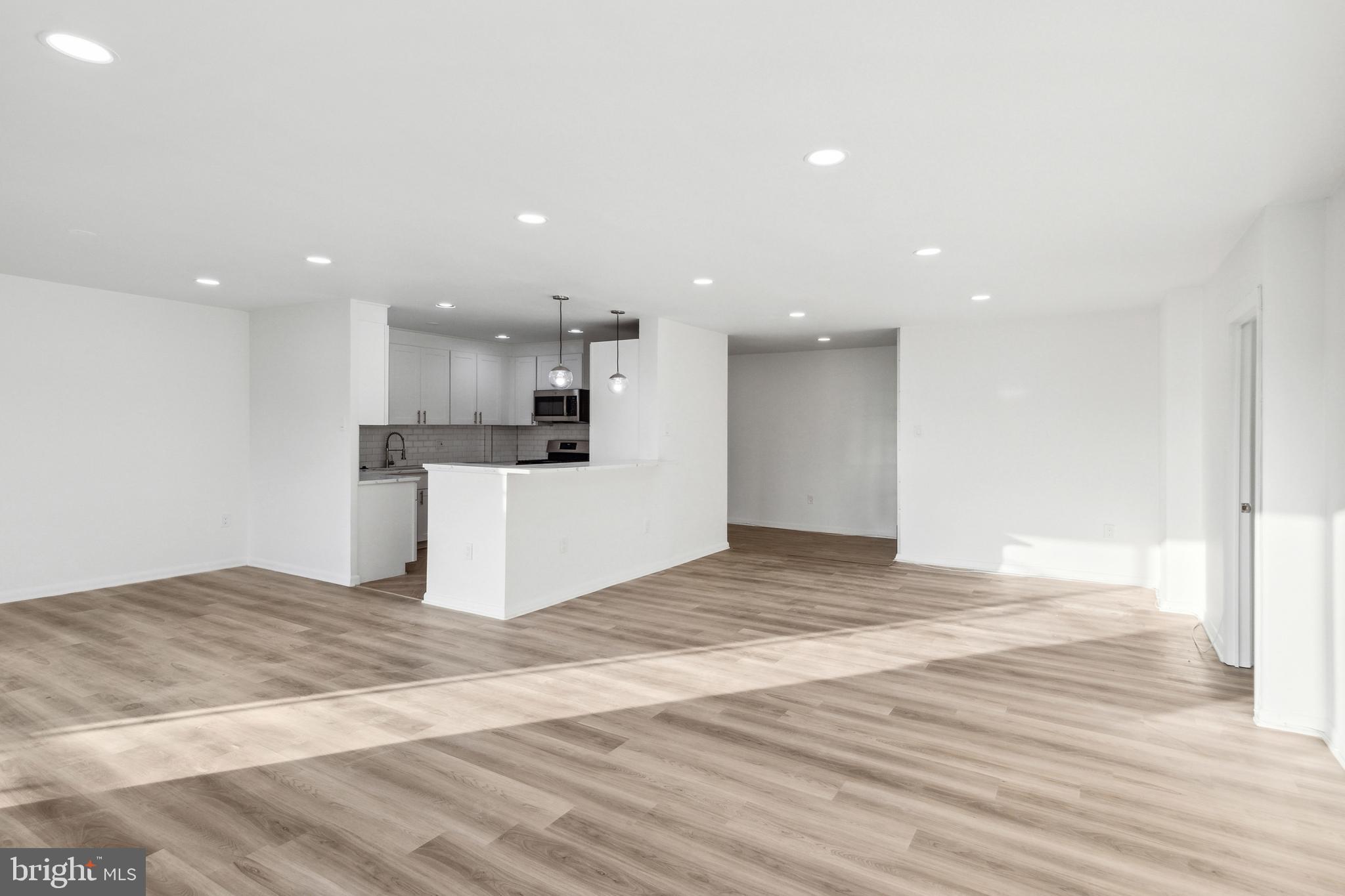 SEVEN MILE - Residential