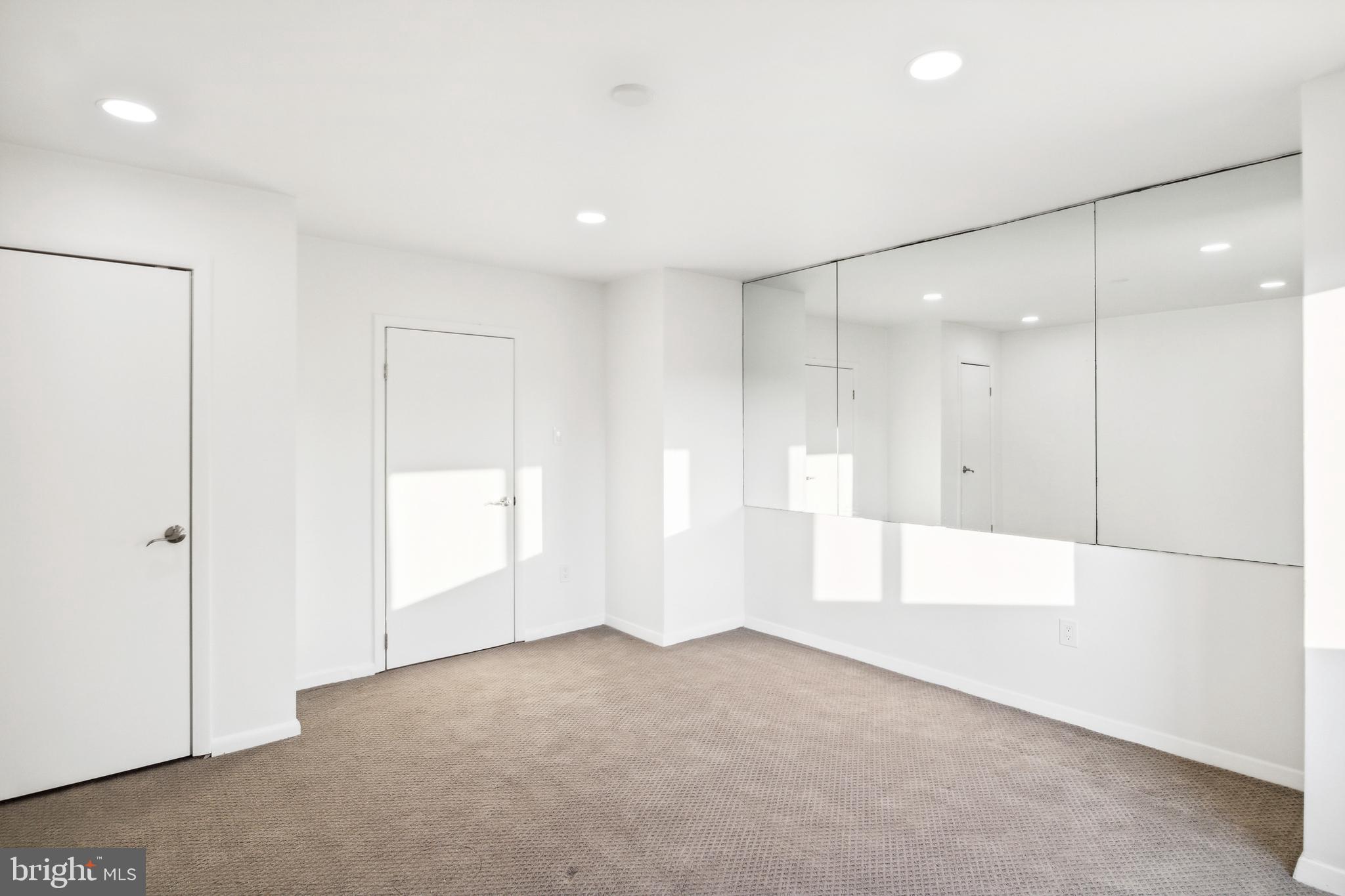 SEVEN MILE - Residential