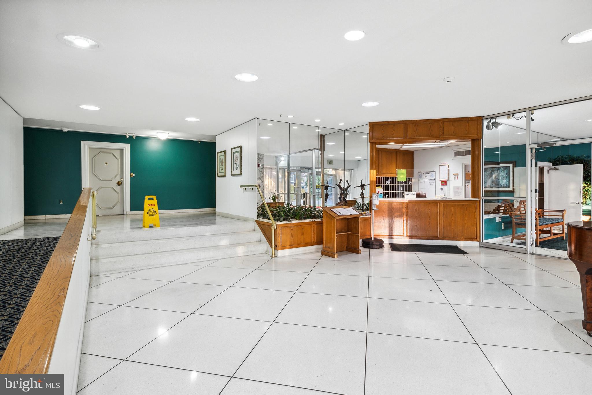 SEVEN MILE - Residential