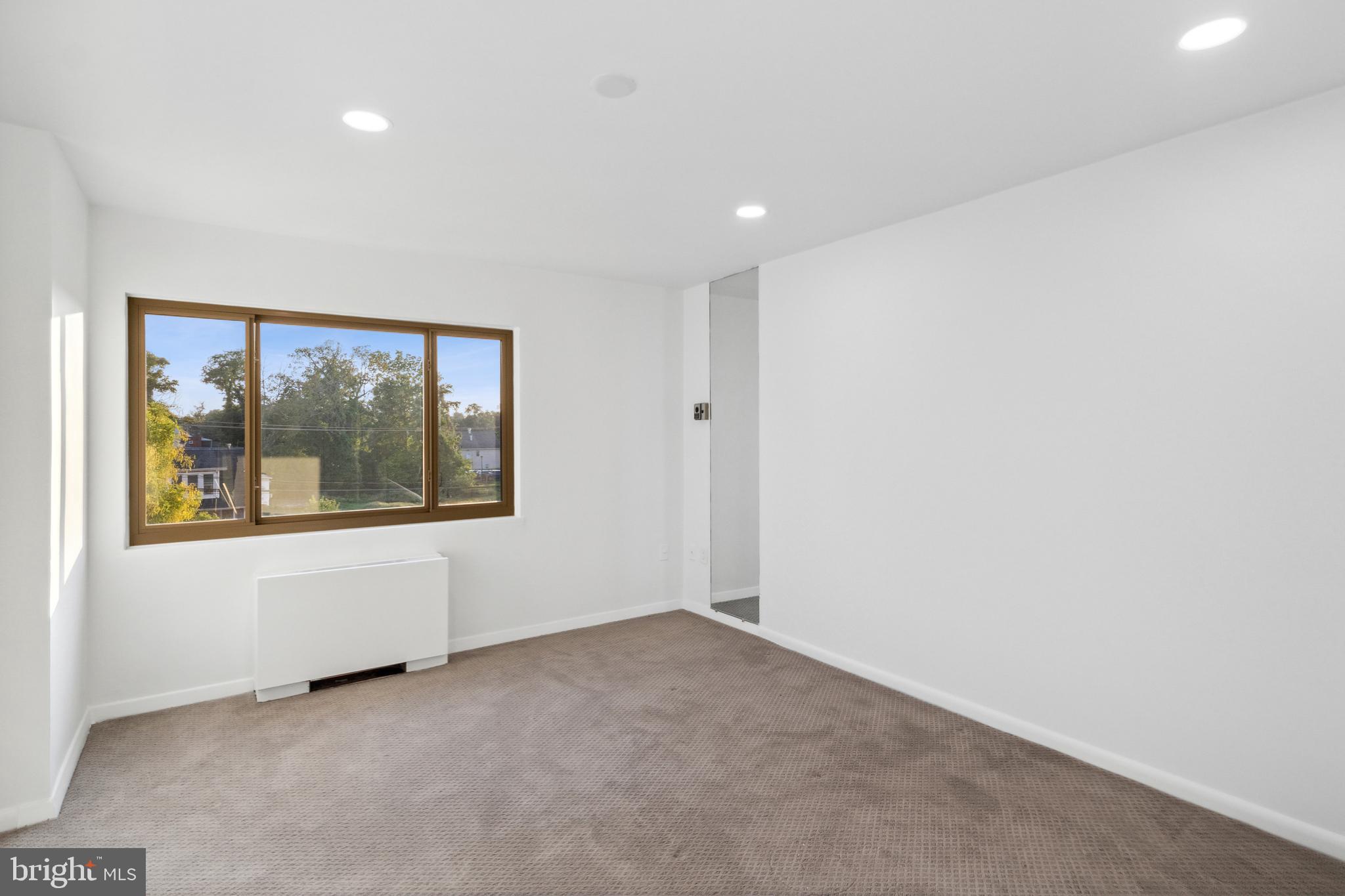 SEVEN MILE - Residential