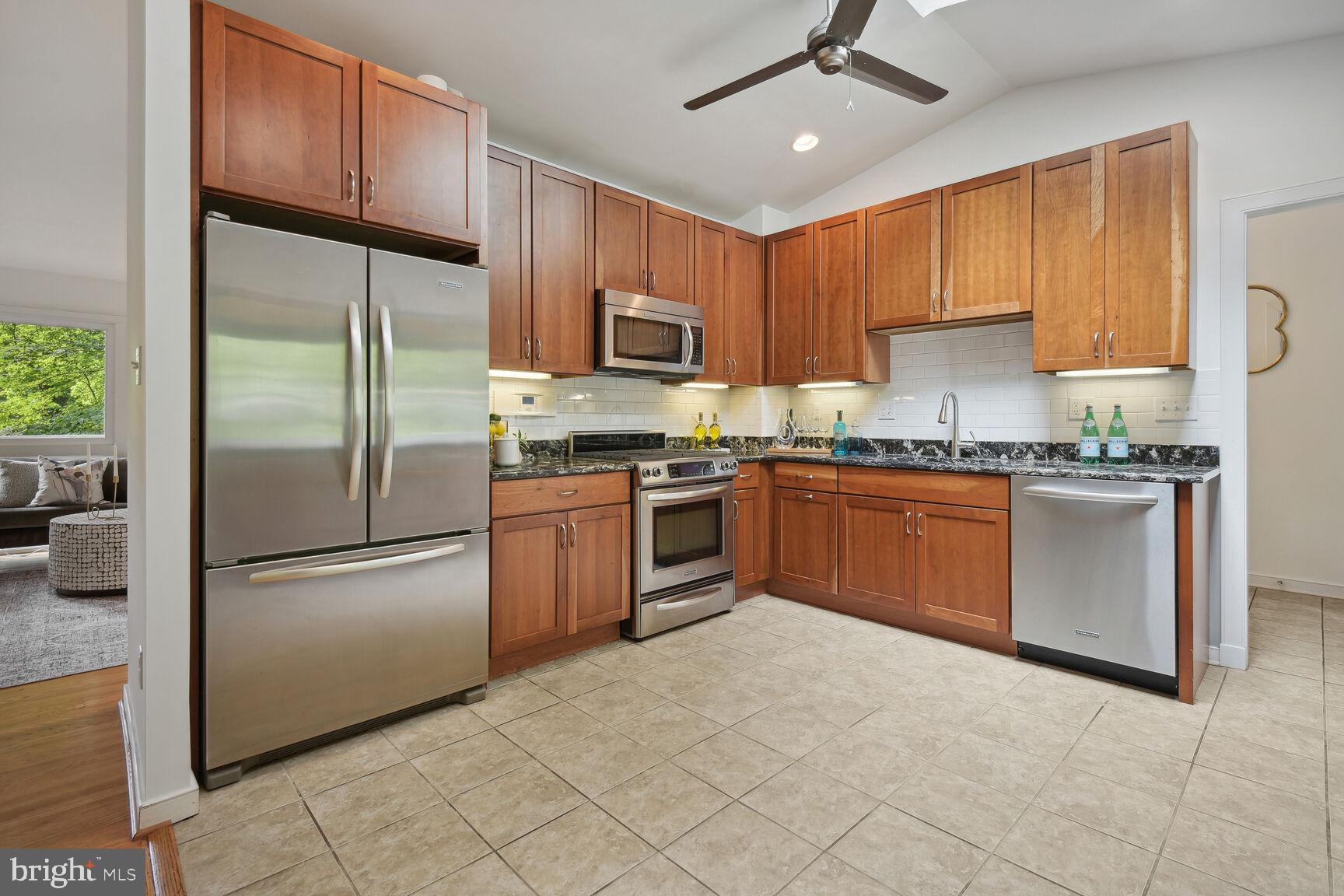 CARDEROCK SPRINGS - Residential