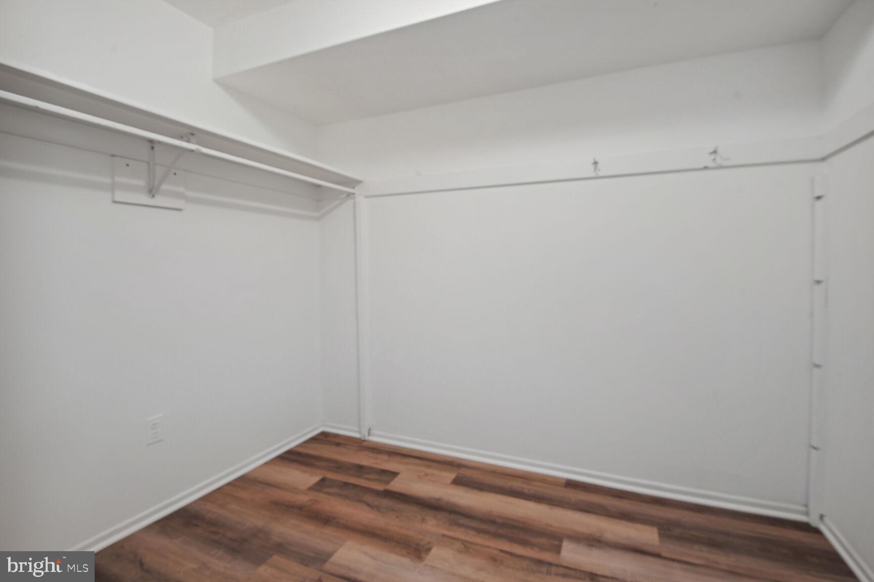 CARDEROCK SPRINGS - Residential