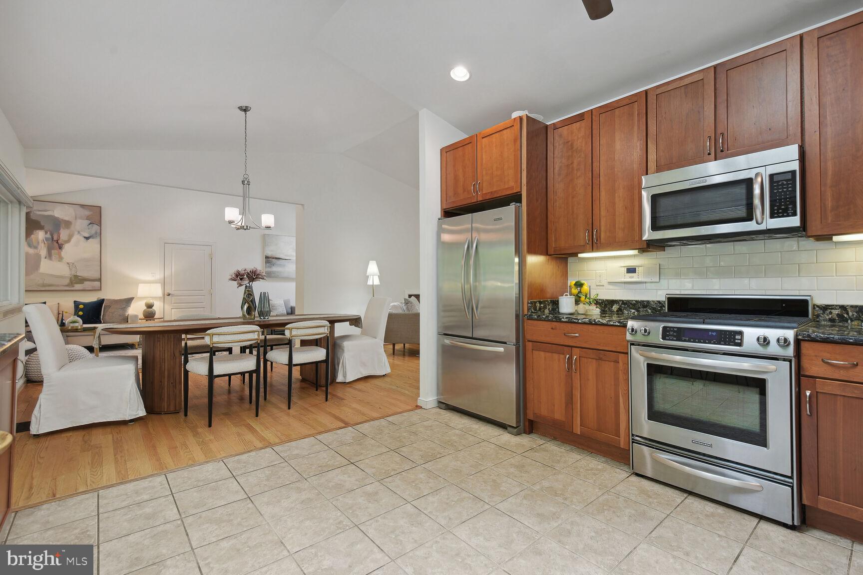 CARDEROCK SPRINGS - Residential