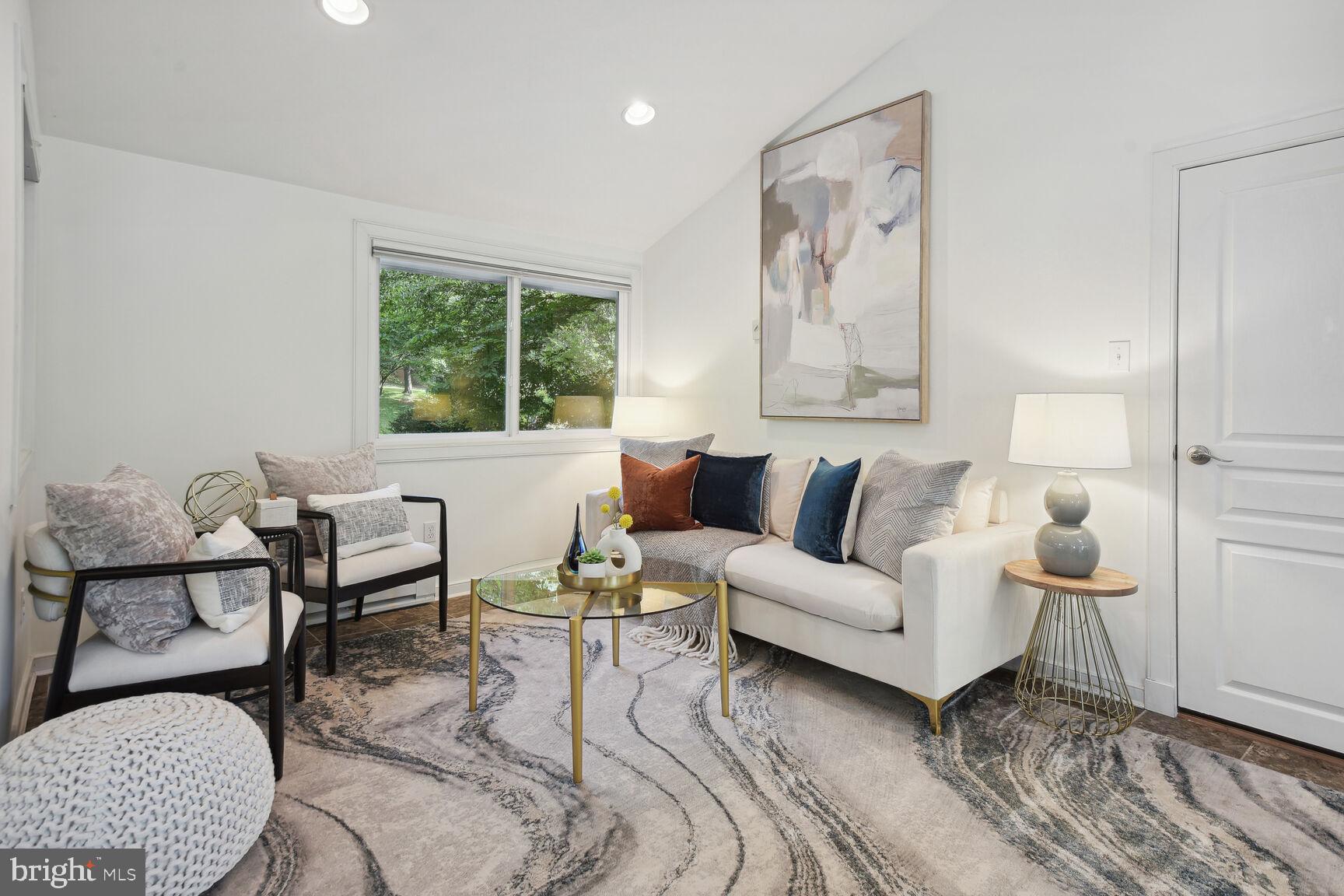 CARDEROCK SPRINGS - Residential