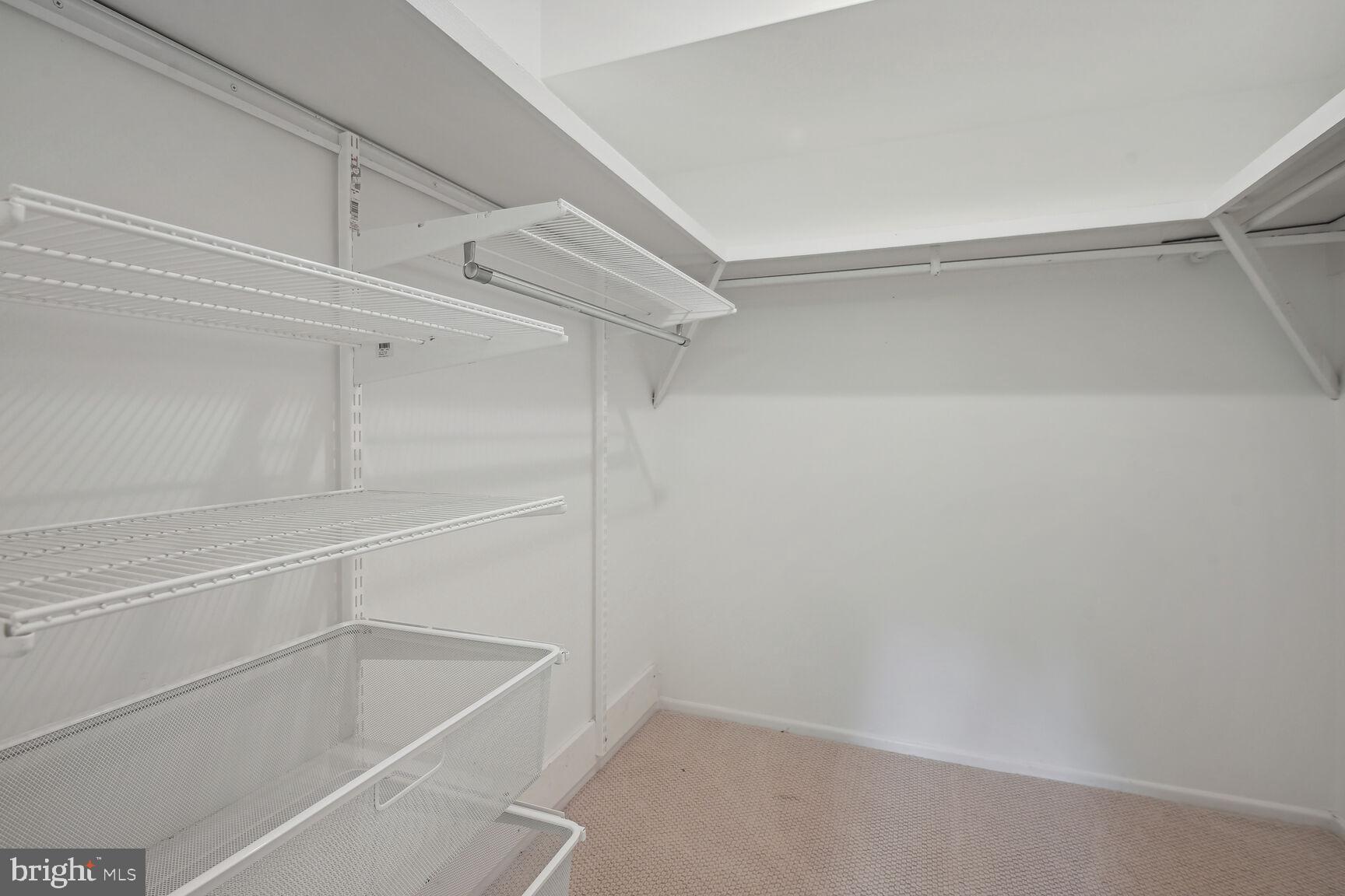 CARDEROCK SPRINGS - Residential