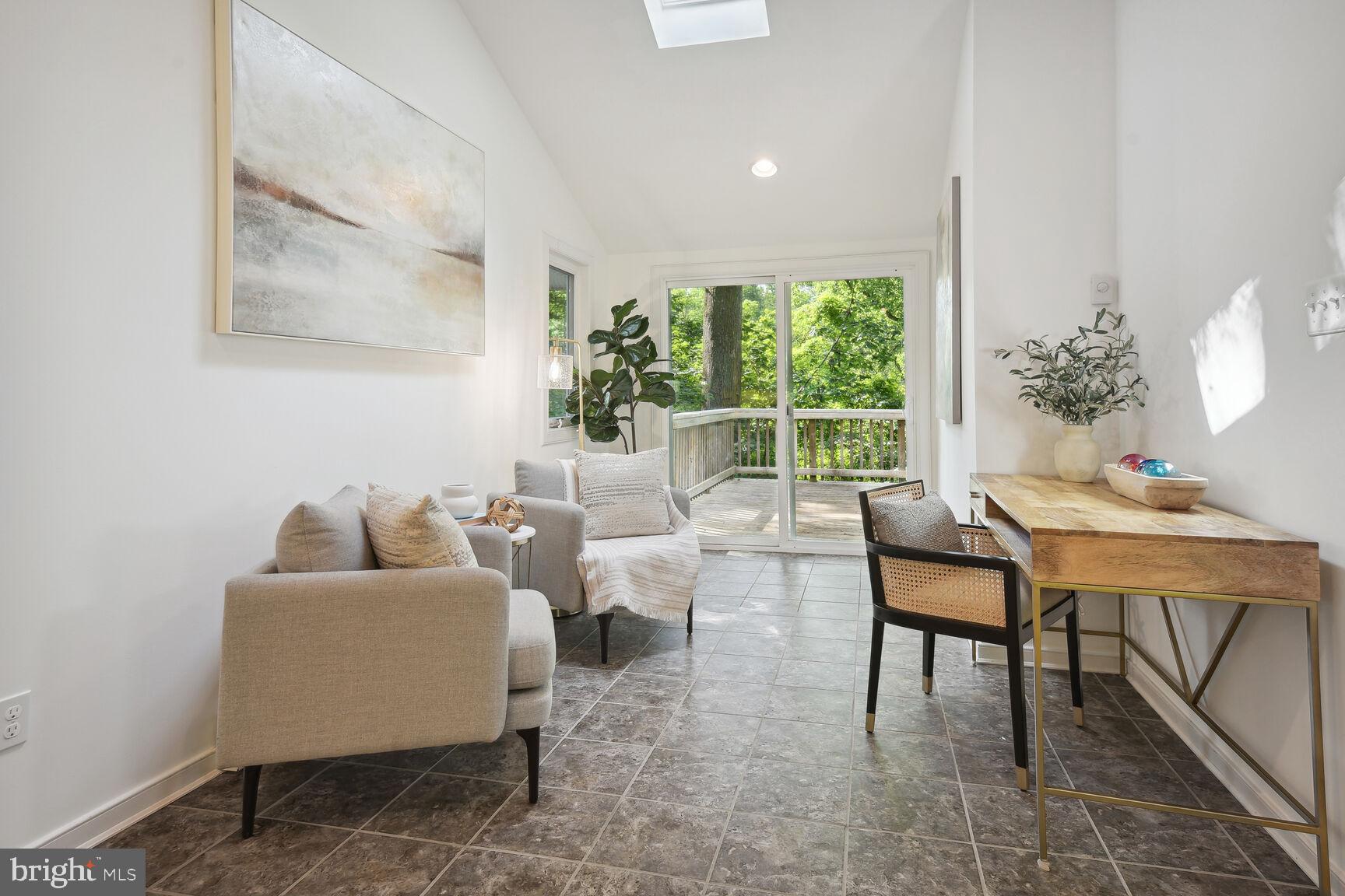 CARDEROCK SPRINGS - Residential