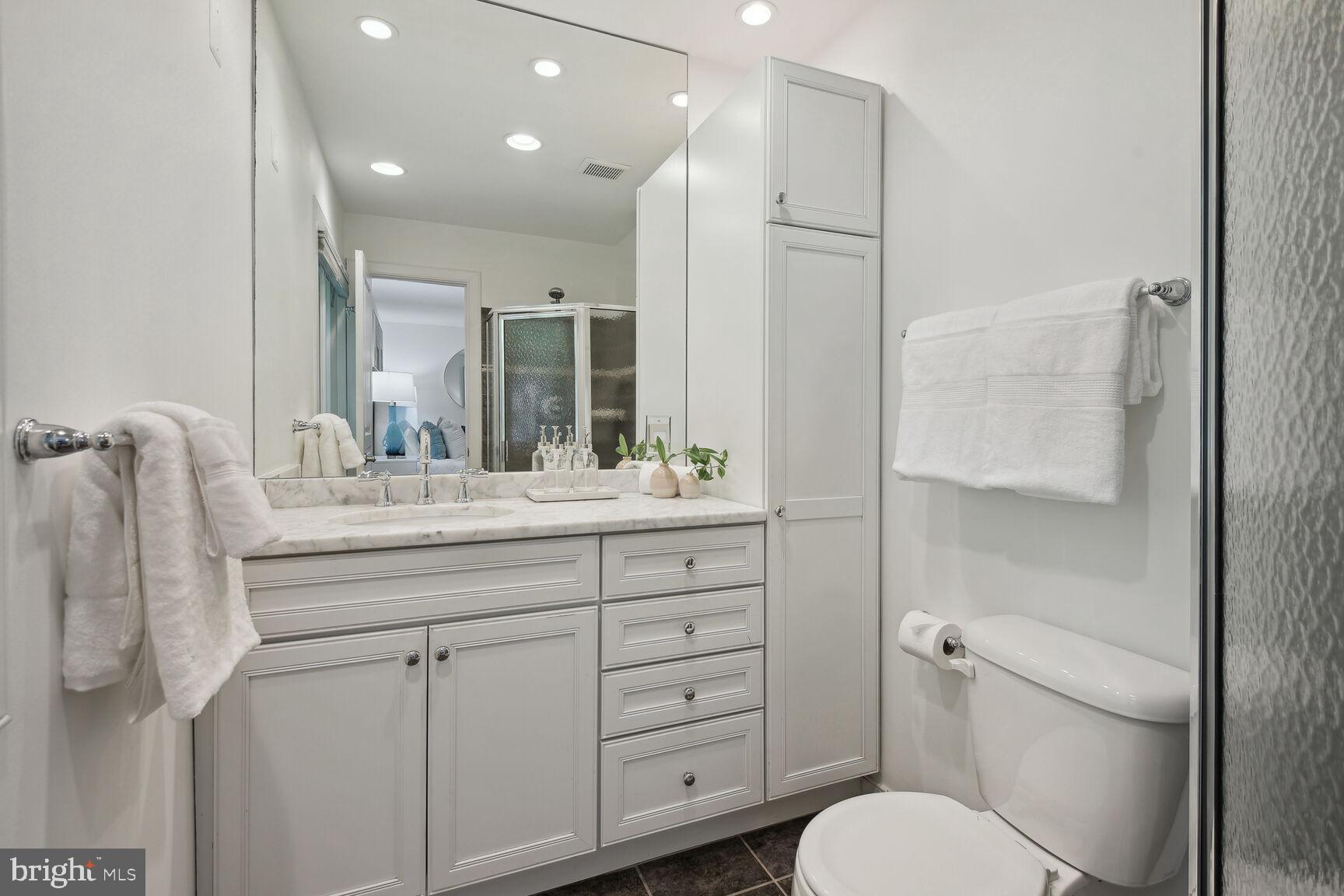 CARDEROCK SPRINGS - Residential