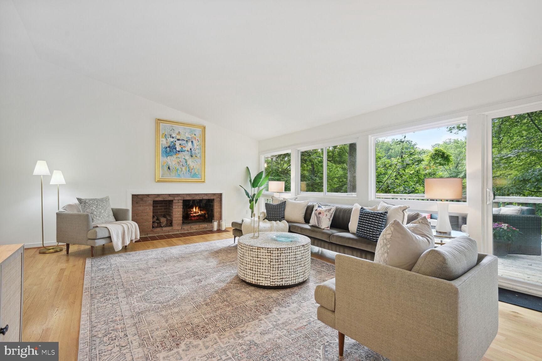 CARDEROCK SPRINGS - Residential