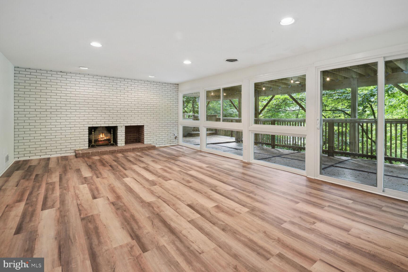 CARDEROCK SPRINGS - Residential