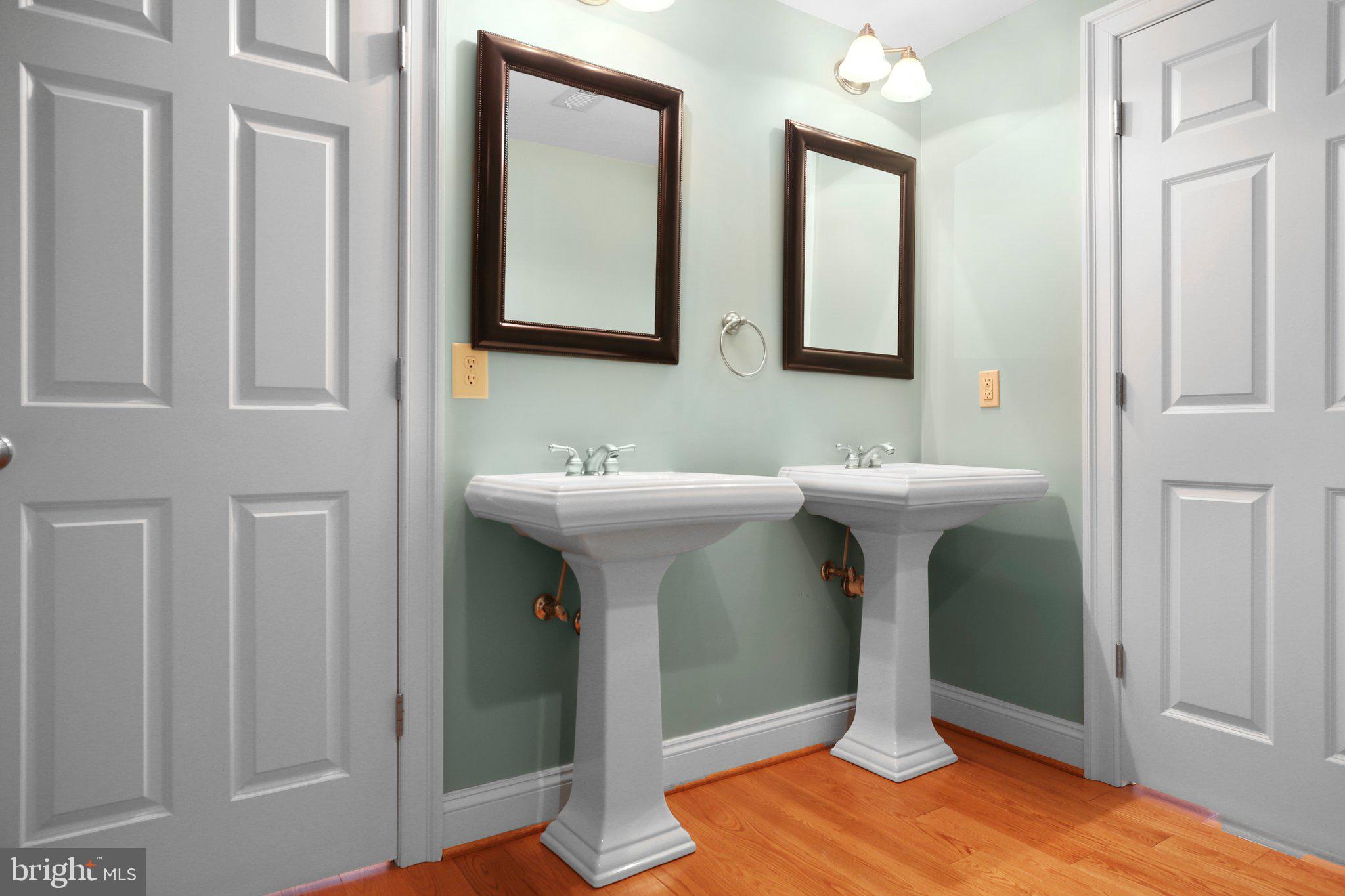 BLOOMSBURY - Residential