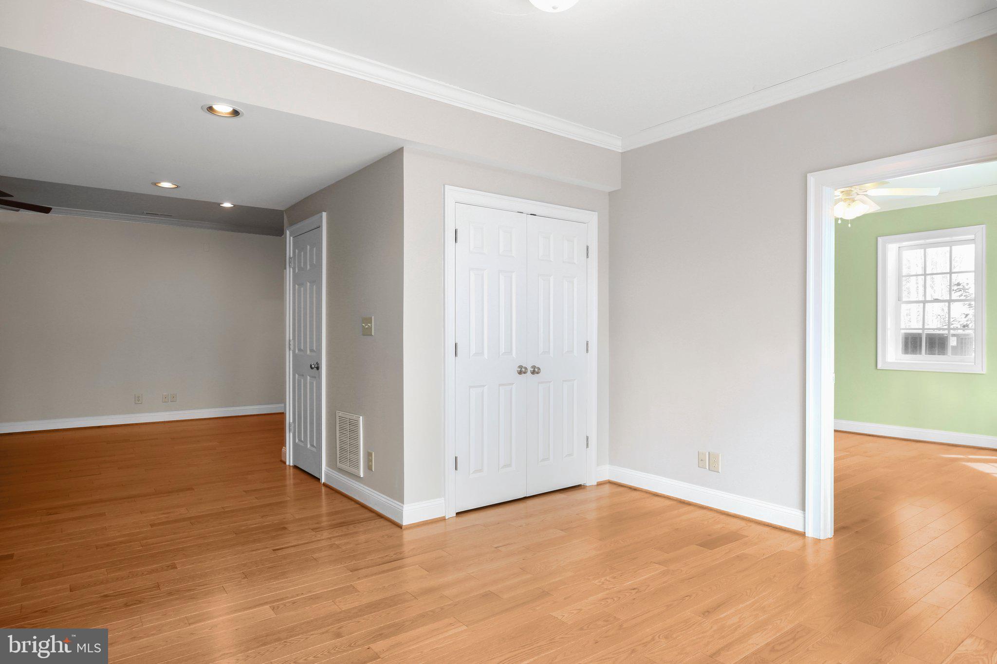 BLOOMSBURY - Residential