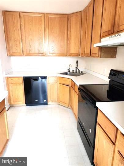 THE VILLAGES AT SAYBROOKE - Residential Lease