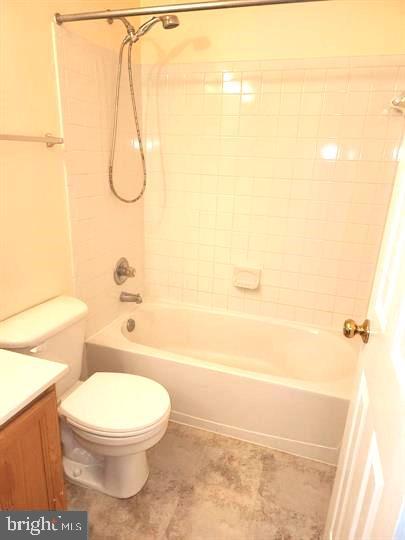 THE VILLAGES AT SAYBROOKE - Residential Lease