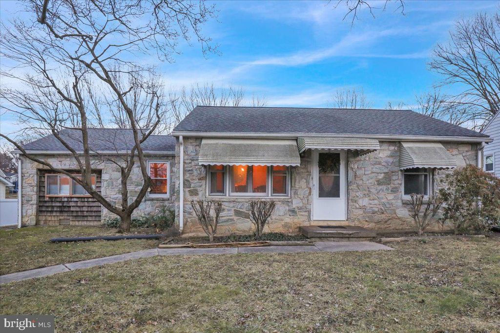 Photo of 329 Dahlia Road, LANCASTER, PA 17602 (MLS # PALA2081794)