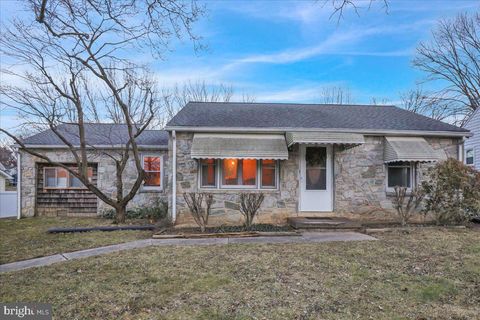 329 DAHLIA ROAD LANCASTER PA 17602