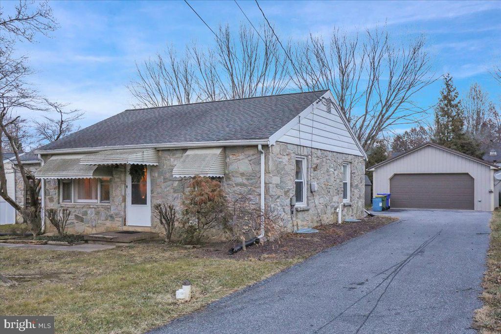 Photo of 329 Dahlia Road, LANCASTER, PA 17602 (MLS # PALA2081794)