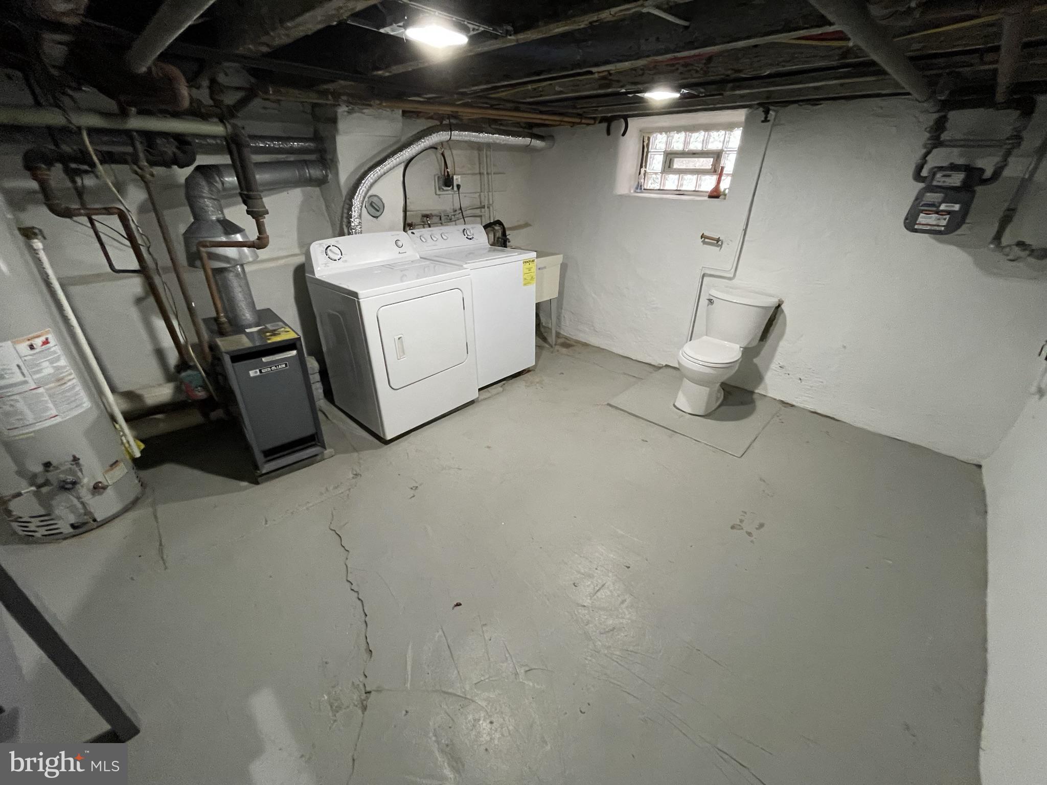 EAST FALLS - Residential Lease