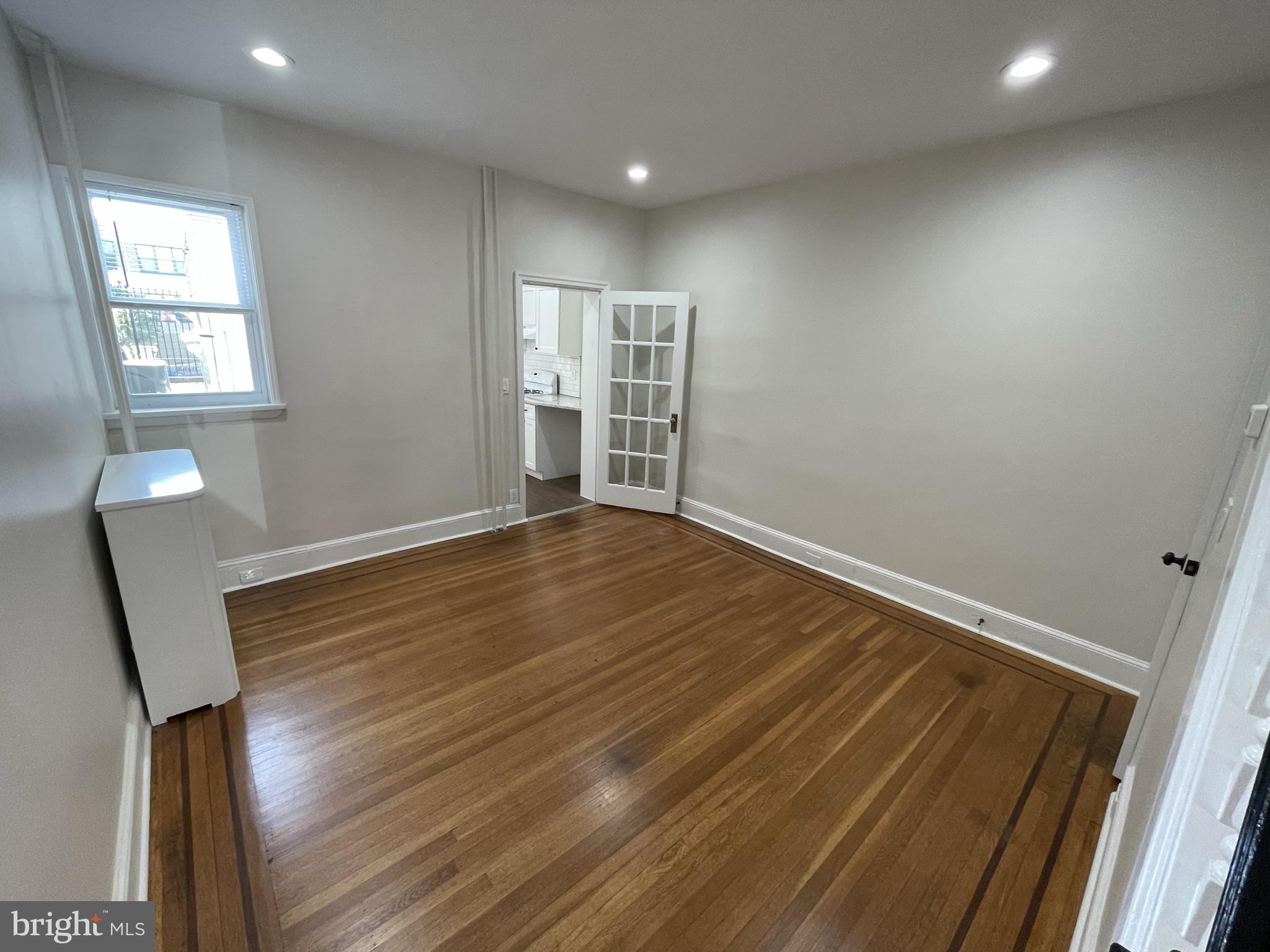 EAST FALLS - Residential Lease