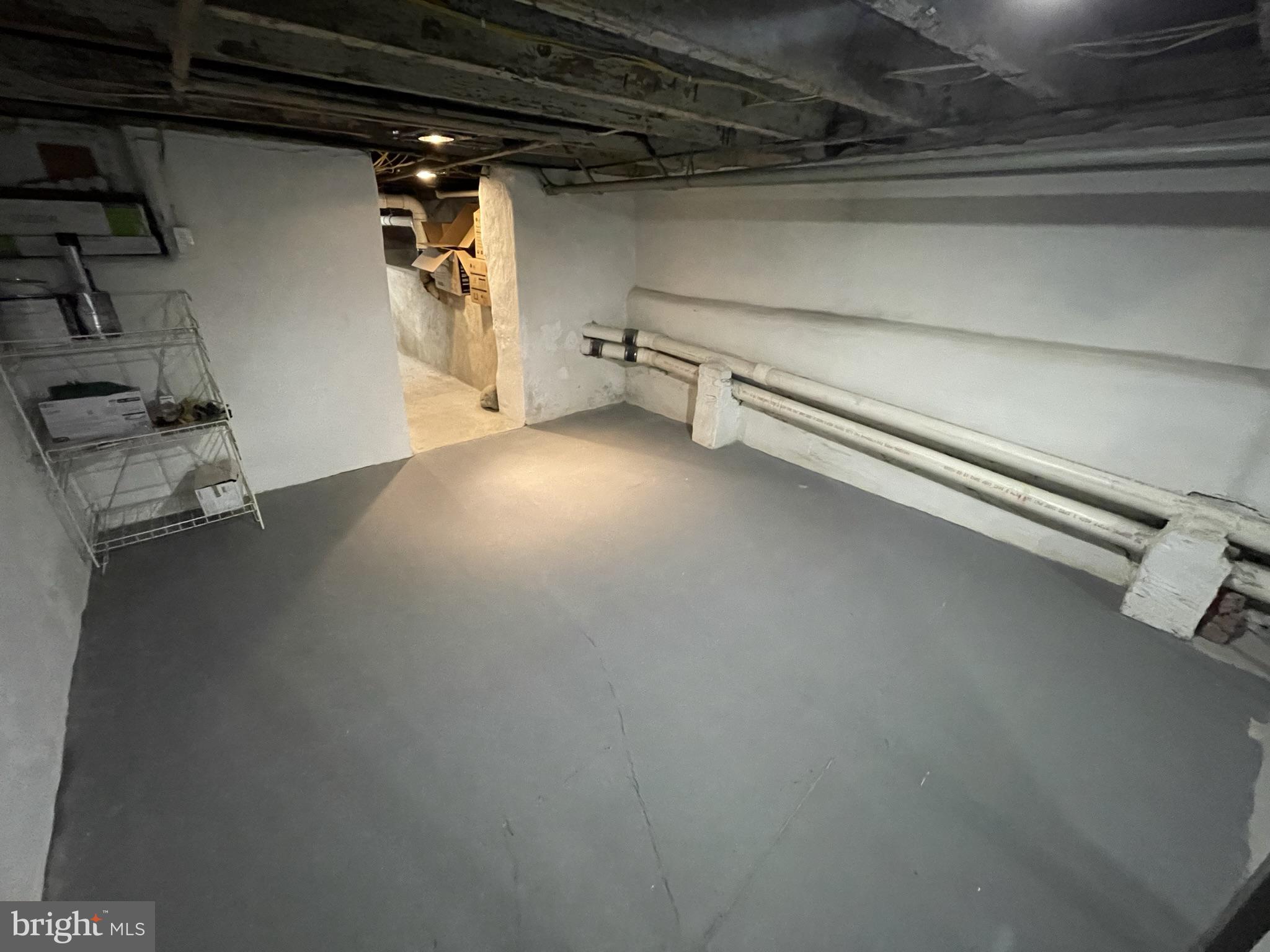 EAST FALLS - Residential Lease