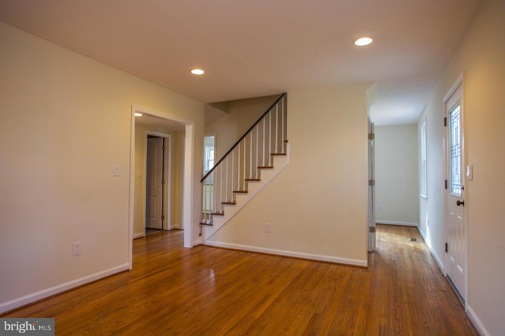 UPPER MAGOTHY BEACH - Residential