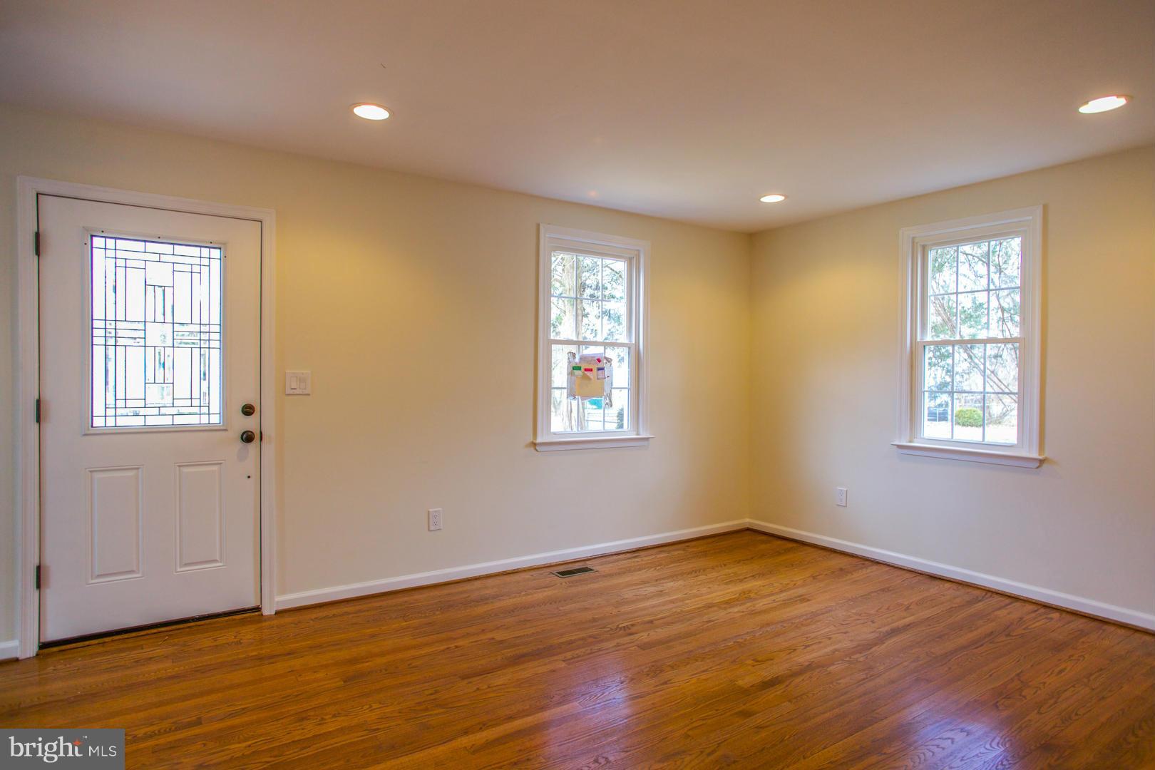 UPPER MAGOTHY BEACH - Residential