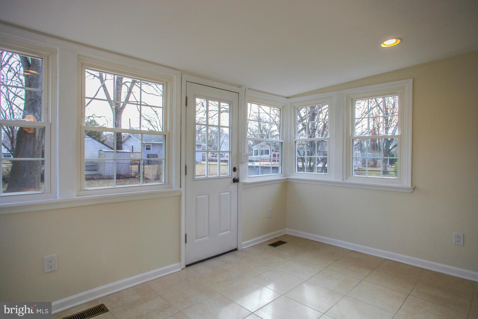 UPPER MAGOTHY BEACH - Residential