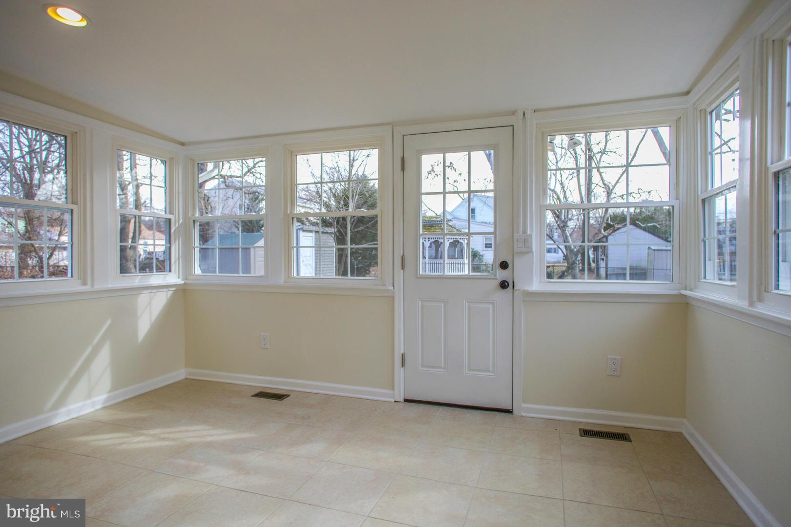 UPPER MAGOTHY BEACH - Residential