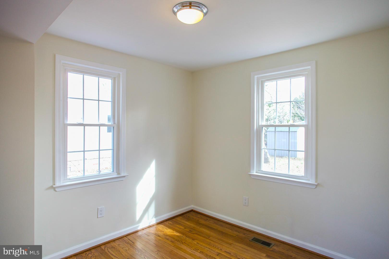 UPPER MAGOTHY BEACH - Residential