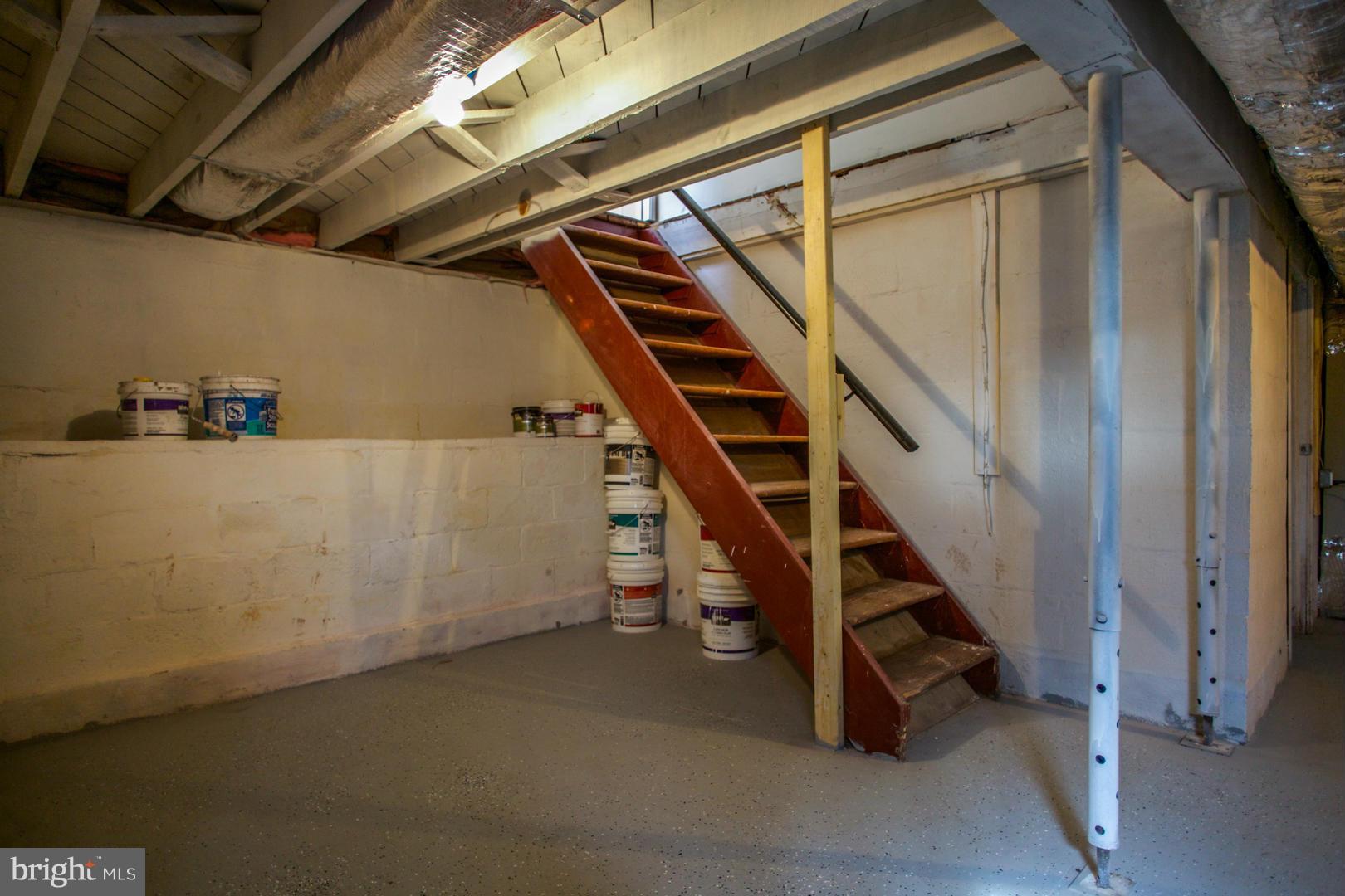 UPPER MAGOTHY BEACH - Residential