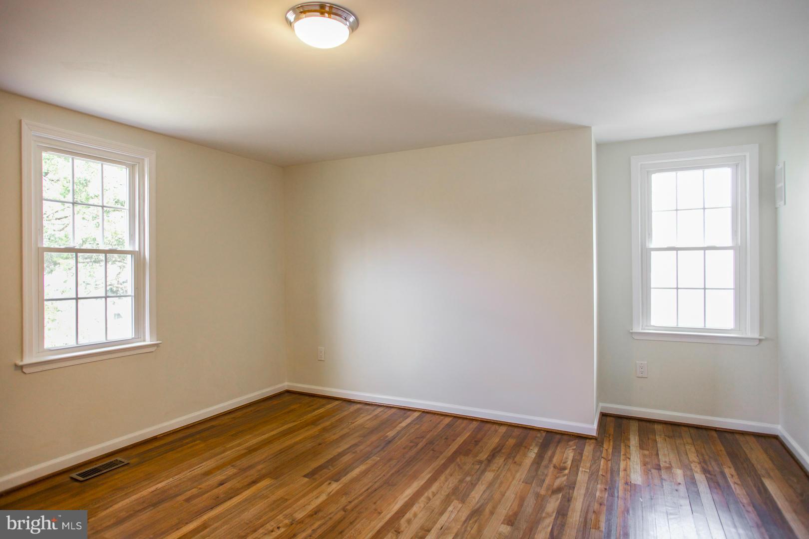 UPPER MAGOTHY BEACH - Residential