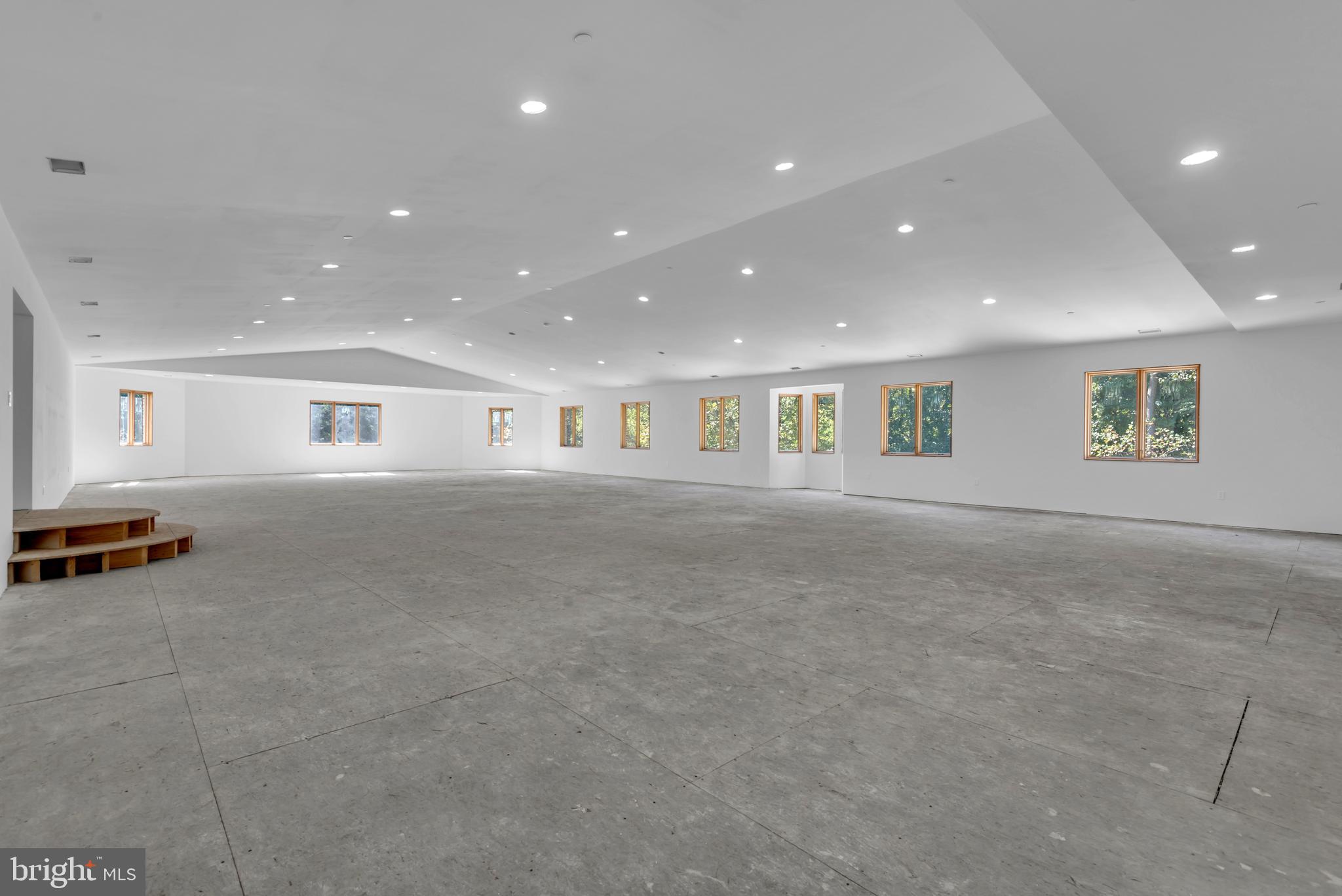 ANTON NORTH - Residential