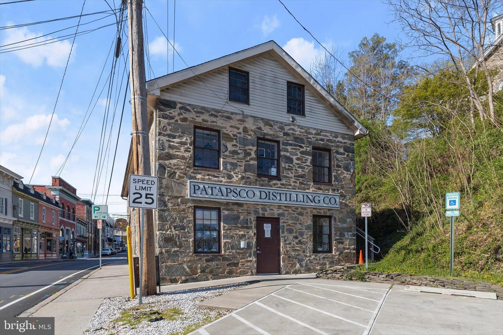HUNTERS CROSSING - Residential