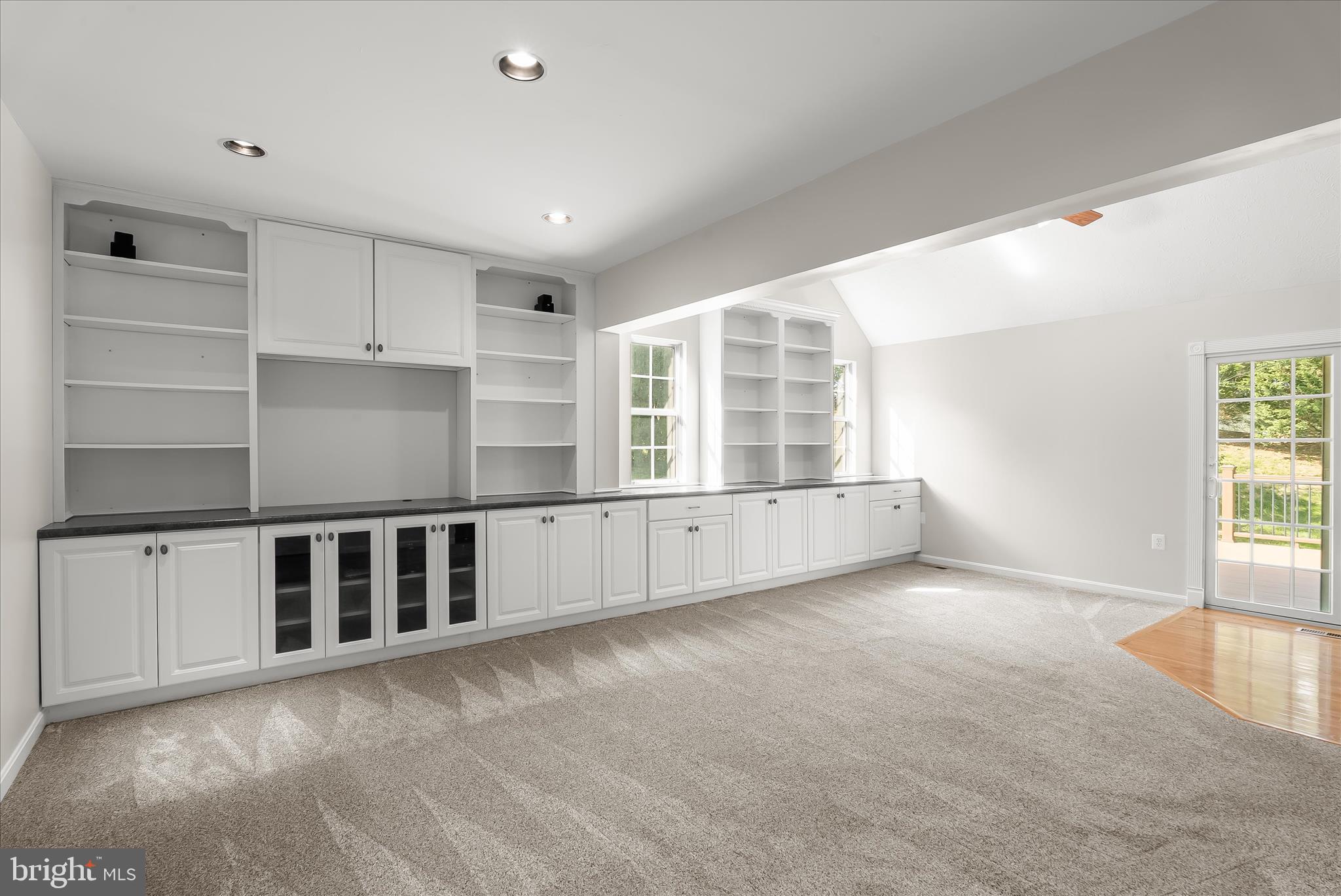 HUNTERS CROSSING - Residential