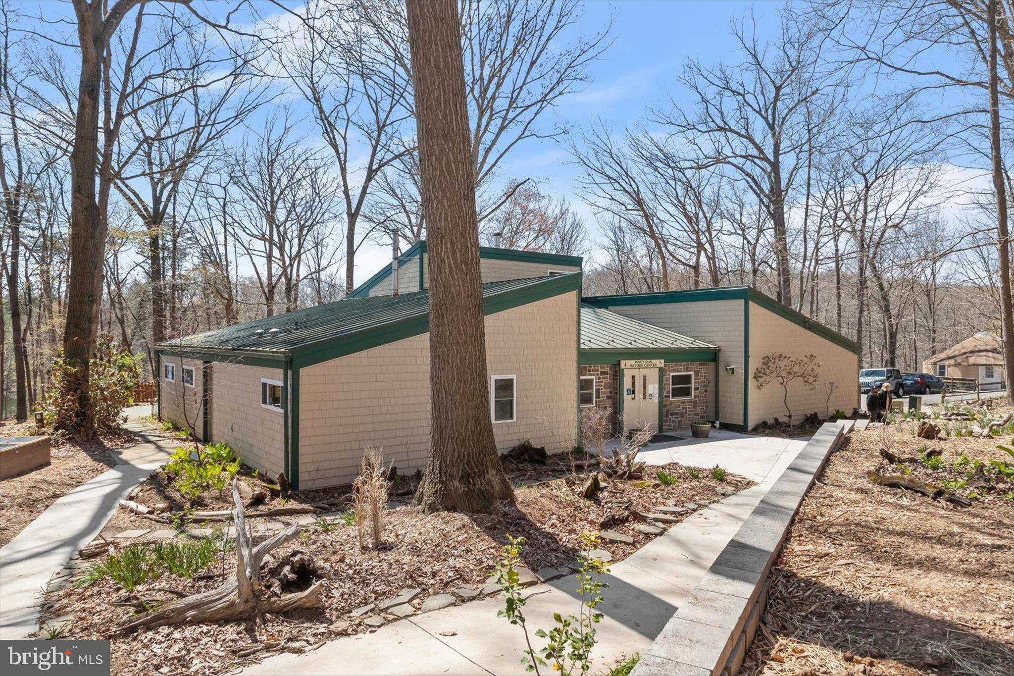 HUNTERS CROSSING - Residential